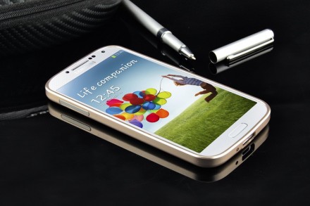 Металлический бампер для Samsung i9500 Galaxy S4