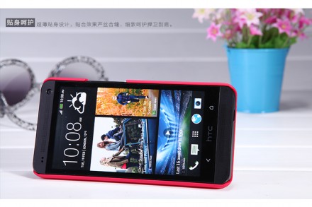 Пластиковая накладка Nillkin Super Frosted для HTC One M7 (+ пленка на экран)